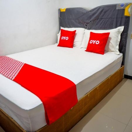 Hotel Oyo 93069 Penginapan Sumber Rizki Surabaya Exterior foto